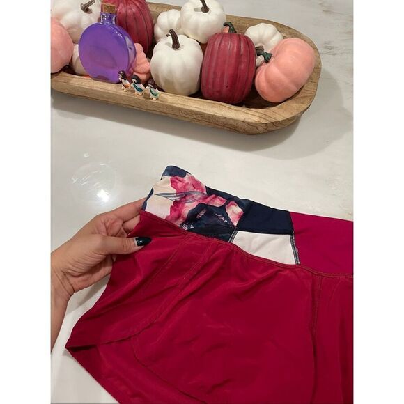 Lululemon Run Time Short 4 way stretch Red Quilt Lined Speed Up Tracker Hotty - Picture 2 of 7